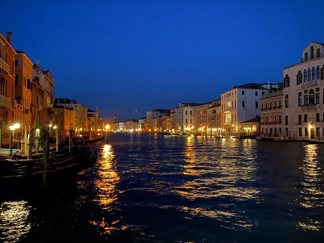 威尼斯之夜最经典的一段话（威尼斯之夜最经典的一段话是哪一句）