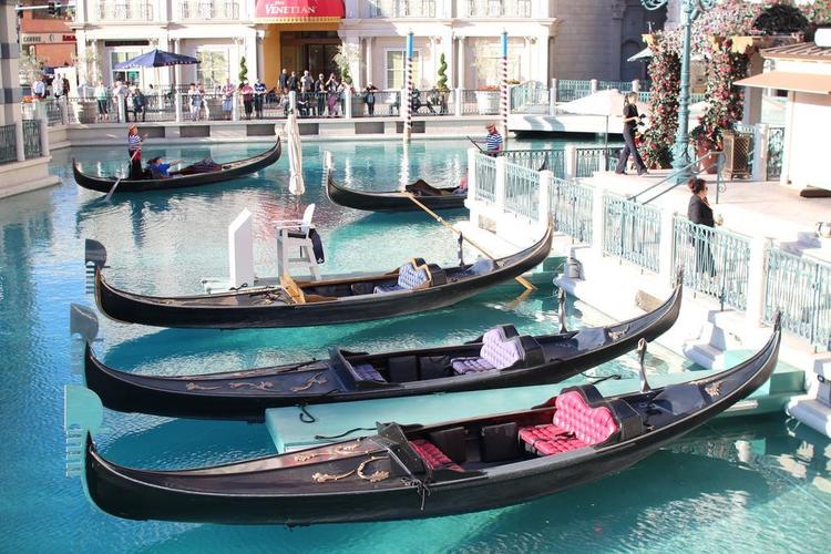 威尼斯的小威尼斯的小艇（威尼斯的小艇）