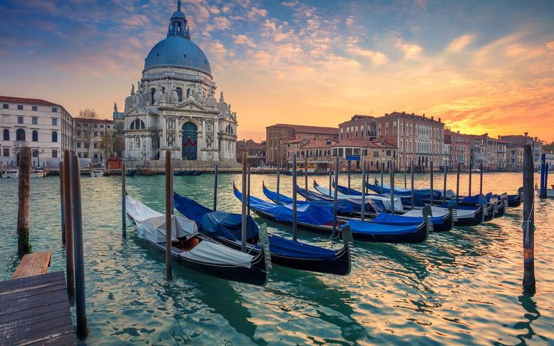威尼斯图片风景图片有船（威尼斯图片风景图片高清）