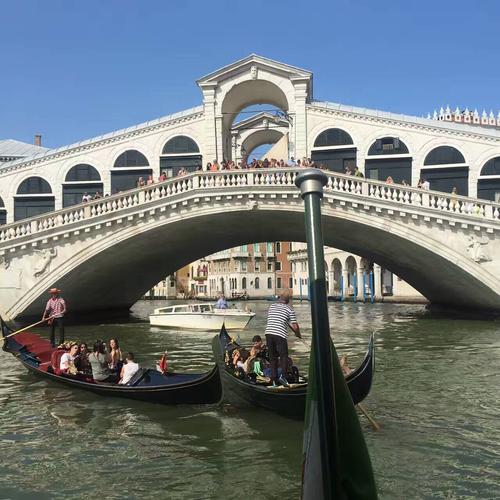 乘坐威尼斯贡多拉游威尼斯（威尼斯贡多拉叹息之桥）