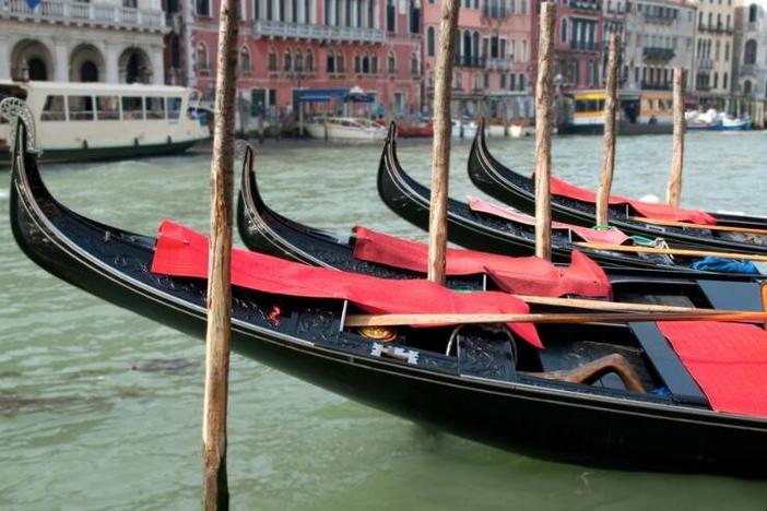 威尼斯的小艇东方威尼斯（威尼斯的小艇叫啥）